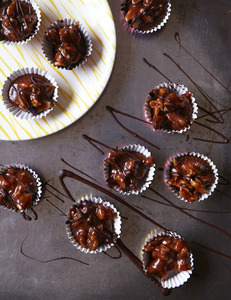Food styling: Caramel Nut Cluster