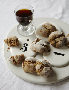 Food styling: Walnut Macaroons